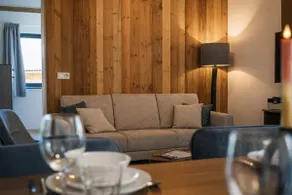 Stylish Loft Apartment with Mountain View near the Lake - Image 4
