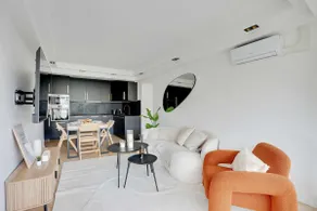 Charming Apt with AC  balcony - Image 2
