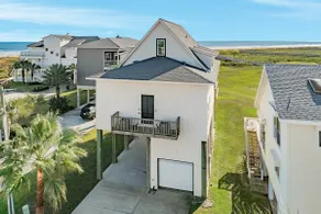 Beachfront 5BR * Direct Beach Access * Sleeps 14 - Image 3