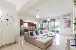Lumina Apartment with Shared Pool - Image 2