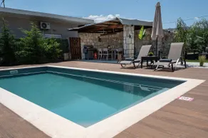Lumina Apartment with Shared Pool - Image 3