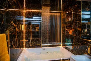Velmora Apartments - The Presidential Suite - Image 2