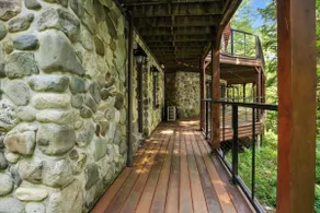Waterfront Log Home on Huge Lake in Private Cove - Image 4