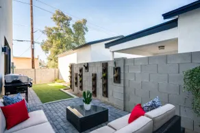 Stylish NEW 3BR Home in Historic Phoenix Coronado - Image 3