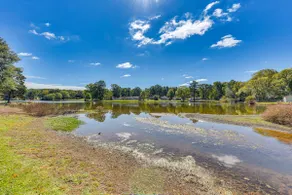 Lakeside Bungalow at Cedar Pines Lake - Image 3