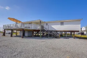 1 Mi to Festivals! Grand Isle Getaway w/ Deck - Image 3