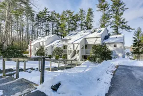All-Season Lake Wallenpaupack Condo w/ Views - Image 4