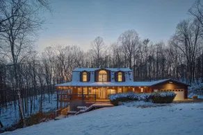 The Barneby Inn | Hot Tub • Game Room • Speakeasy - Image 2