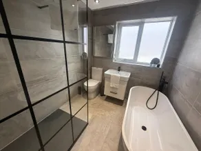 Dalton House - Private Parking - Image 2