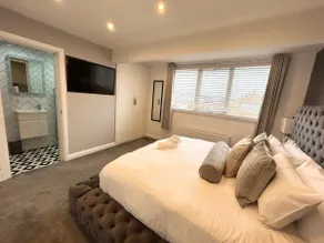 Dalton House - Private Parking - Image 3
