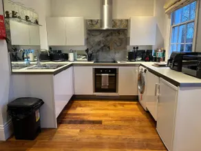 Tavistock House-Contractor stay-Parking-Sleeps 7 - Image 3