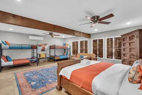 Hill Country Retreat Hot Tub, Luxury, Sleeps 14! - Image 3