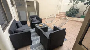 Spacious traditional 3 bedroom house with yard JBAR1-1 - Image 2