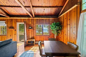 Lakefront Cottage · Sunrise Views · Jacksonport - Image 5