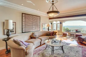 Beachfront Living in Long Beach: 2,500 Sq Ft Condo - Image 4