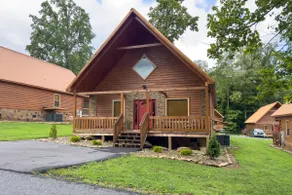 Gatlinburg Mountain Cabin: 4 Mi to National Park! - Image 4