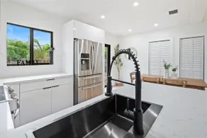 Olive Palm Retreat with pool - Image 4