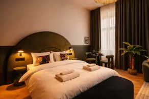 Signature Suite - Image 4