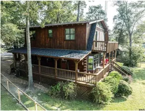 Callender Blue, a cozy lakeside cabin paradise - Image 4