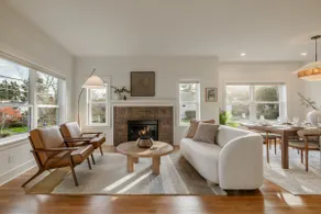 Phinney Ridge Luxe Retreat | Gym, BBQ & Game Room - Image 3