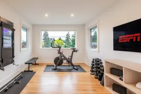 Phinney Ridge Luxe Retreat | Gym, BBQ & Game Room - Image 5