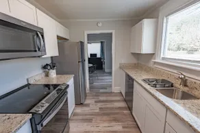 Entire home close to downtown & Ft. Jackson - Image 5