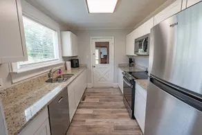Entire home close to downtown & Ft. Jackson - Image 4