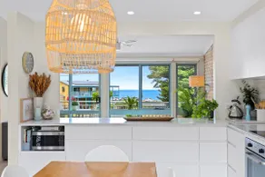 Beachside 2-Bed Townhouse with Ocean Views - Image 3
