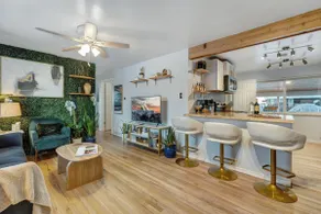 Hot Tub • King Beds • Plant Oasis - Image 2