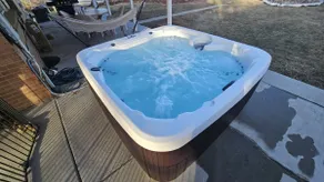 Hot Tub • King Beds • Plant Oasis - Image 4