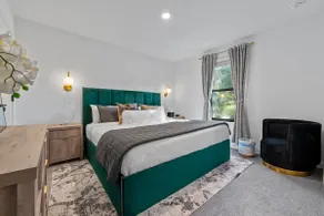 Bright Modern Townhome Retreat - Image 4
