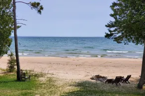 North Shore Retreat : Direkte på Lake Michigan, Pet-friendly, Wifi & Cable! - Image 3