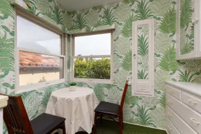 Cozy Retro Home with Bay & City Views - Image 2