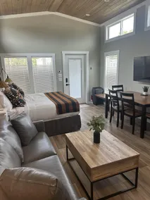 The Gardenia Cabin | Sleep 4 - Image 2