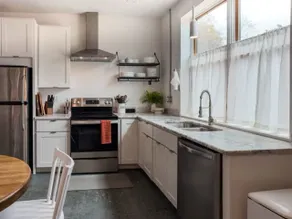 Modern Light-Filled 2BR Apt - Image 4