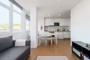 M J House - Image 2