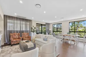 Sun-Drenched. Brand-New Home. Sleeps 11 - Image 4