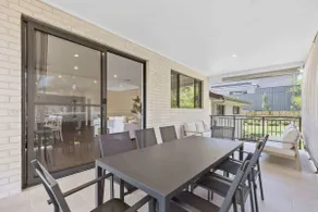 Sun-Drenched. Brand-New Home. Sleeps 11 - Image 5