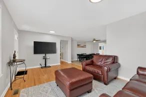 Quiet Retreat Near Opryland & Airport home - Image 3