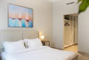 Stylish 2BR Apartment in Yas - Image 5