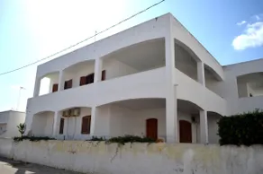 LL02 Casa Vacanze UMI First Floor for 7 Guests with Balcony - Image 4