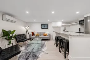 Cozy 2BR Basement Suite in Leslieville - Image 2
