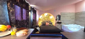 LX187 Ecrin d'Amour jacuzzi privé - cœur de Hyères - Image 5