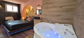 LX187 Ecrin d'Amour jacuzzi privé - cœur de Hyères - Image 2