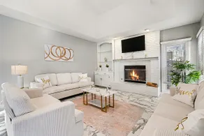 Golden Haven Stylish 5BR Modern Home 4 Baths - Image 2