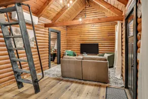 Peaceful Cabin w/ Hot Tub in Dundee: Dogs Welcome - Image 5