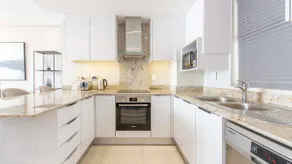 Lux Andringa Walk Apartments - Image 4