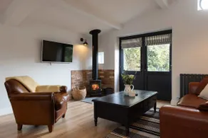 Sidlesham Hideaway Logburner & Garden - Image 3