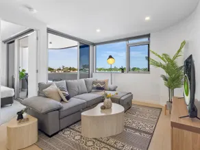 Gabba Retreat - Rooftop Pool & Stunning City View - Image 2