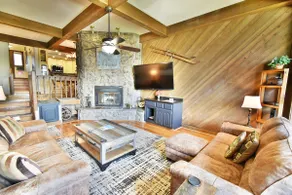 BIG Unit Near Lake, Rec Path, Dining! HOA Hot Tub - Image 4